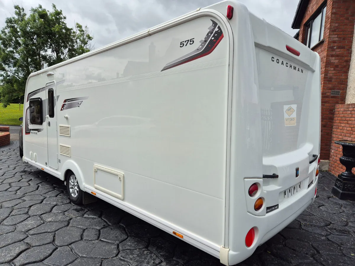 Island Bed Coachman  Pastiche  575 - Image 4