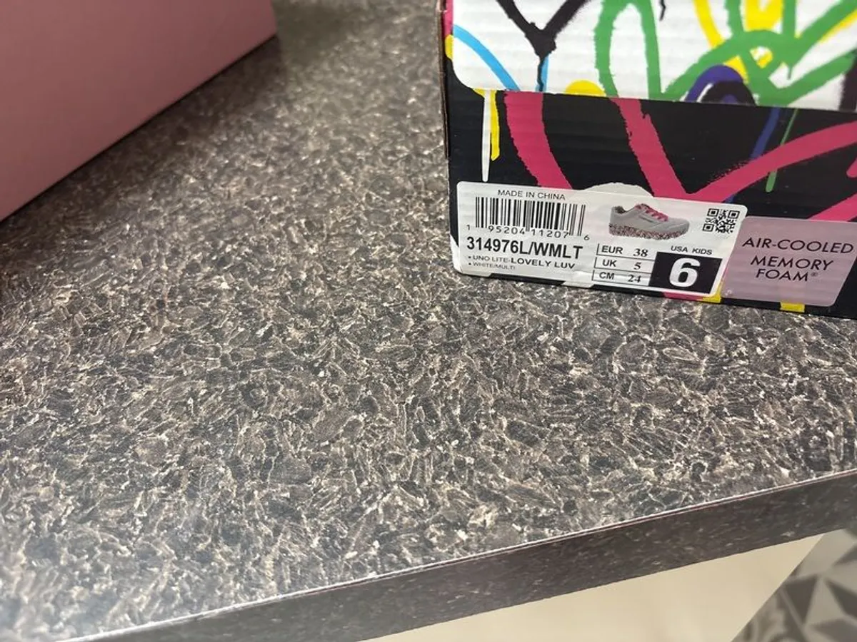 Trainers bnib - Image 2