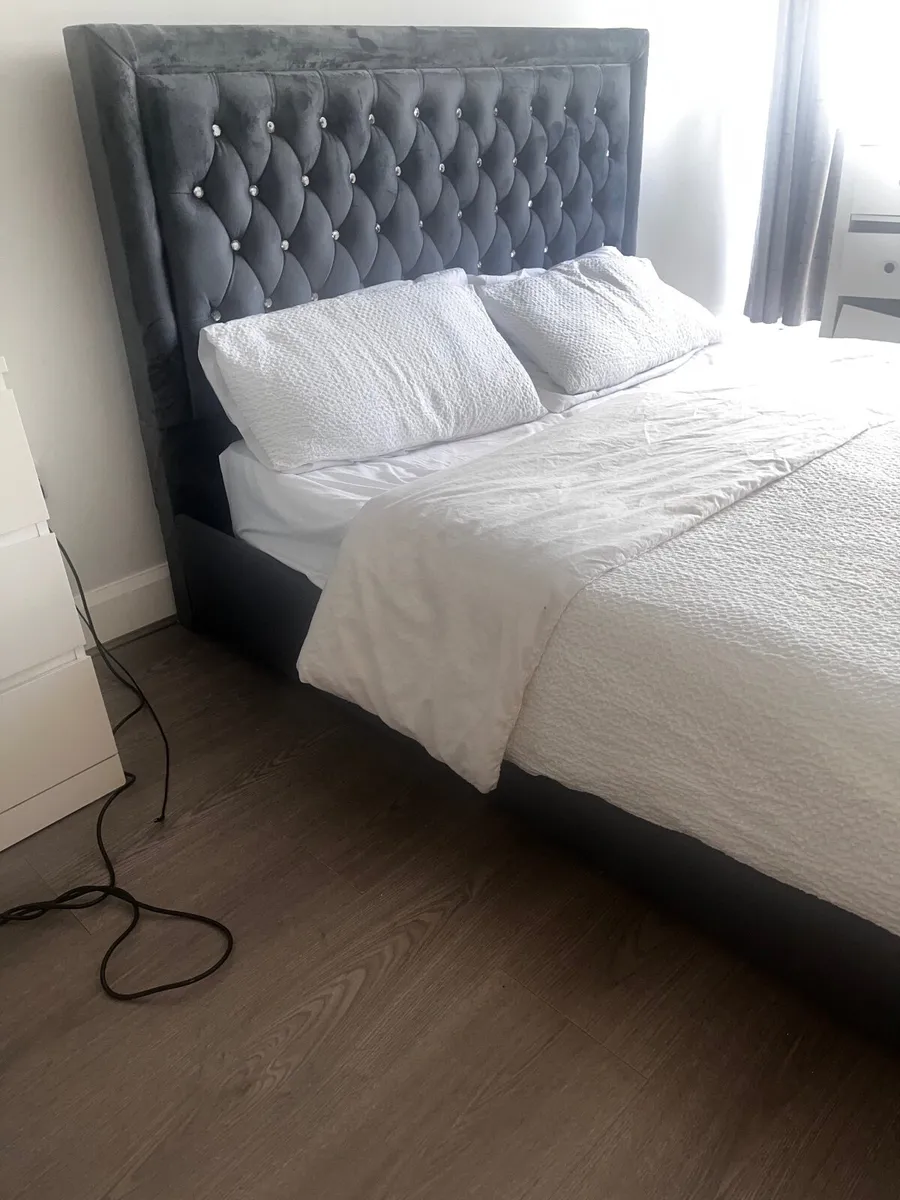 Bed frame king size - Image 1