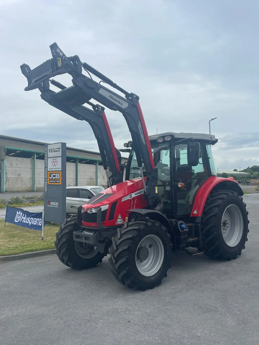 Massey Ferguson 5711S - Image 1