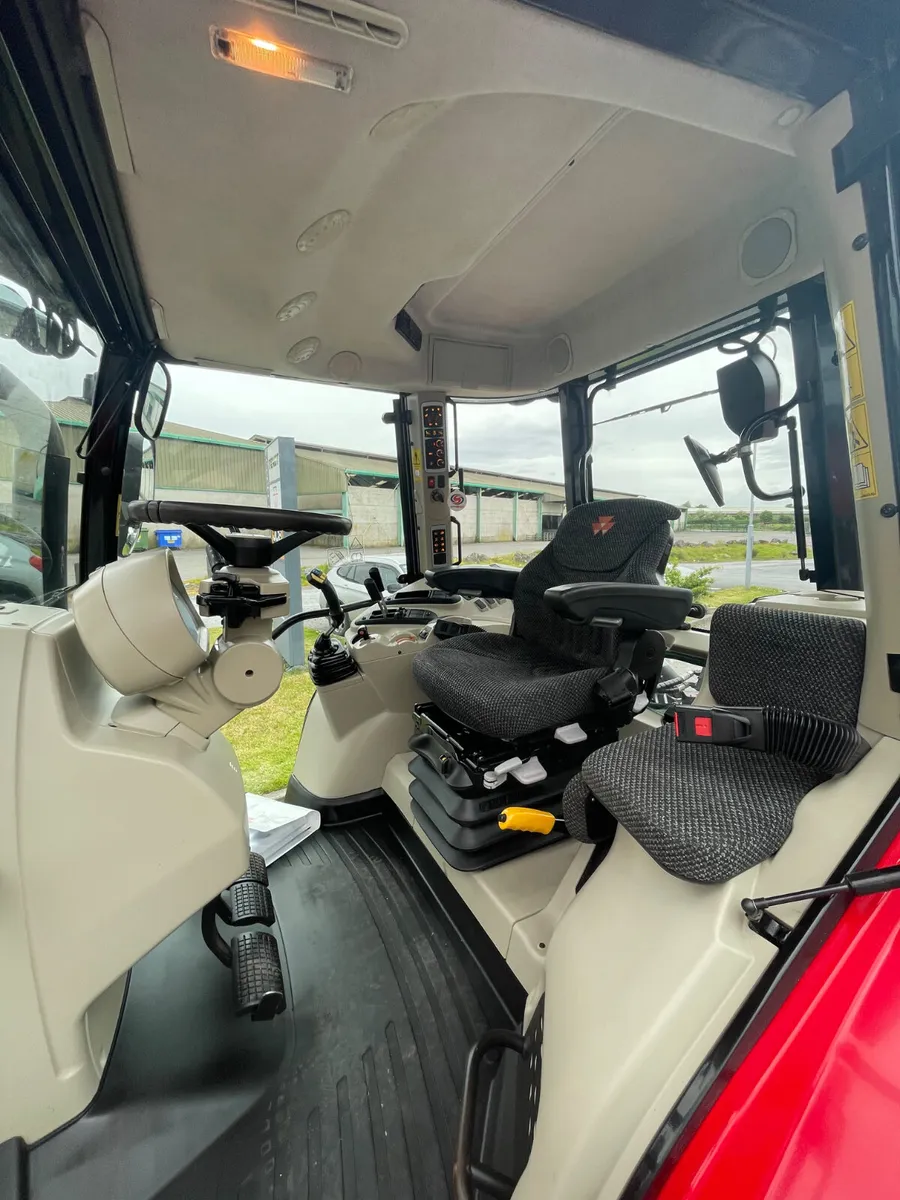 Massey Ferguson 5711S - Image 2