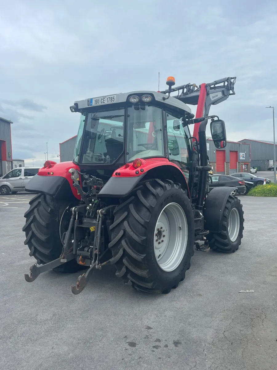 Massey Ferguson 5711S - Image 3