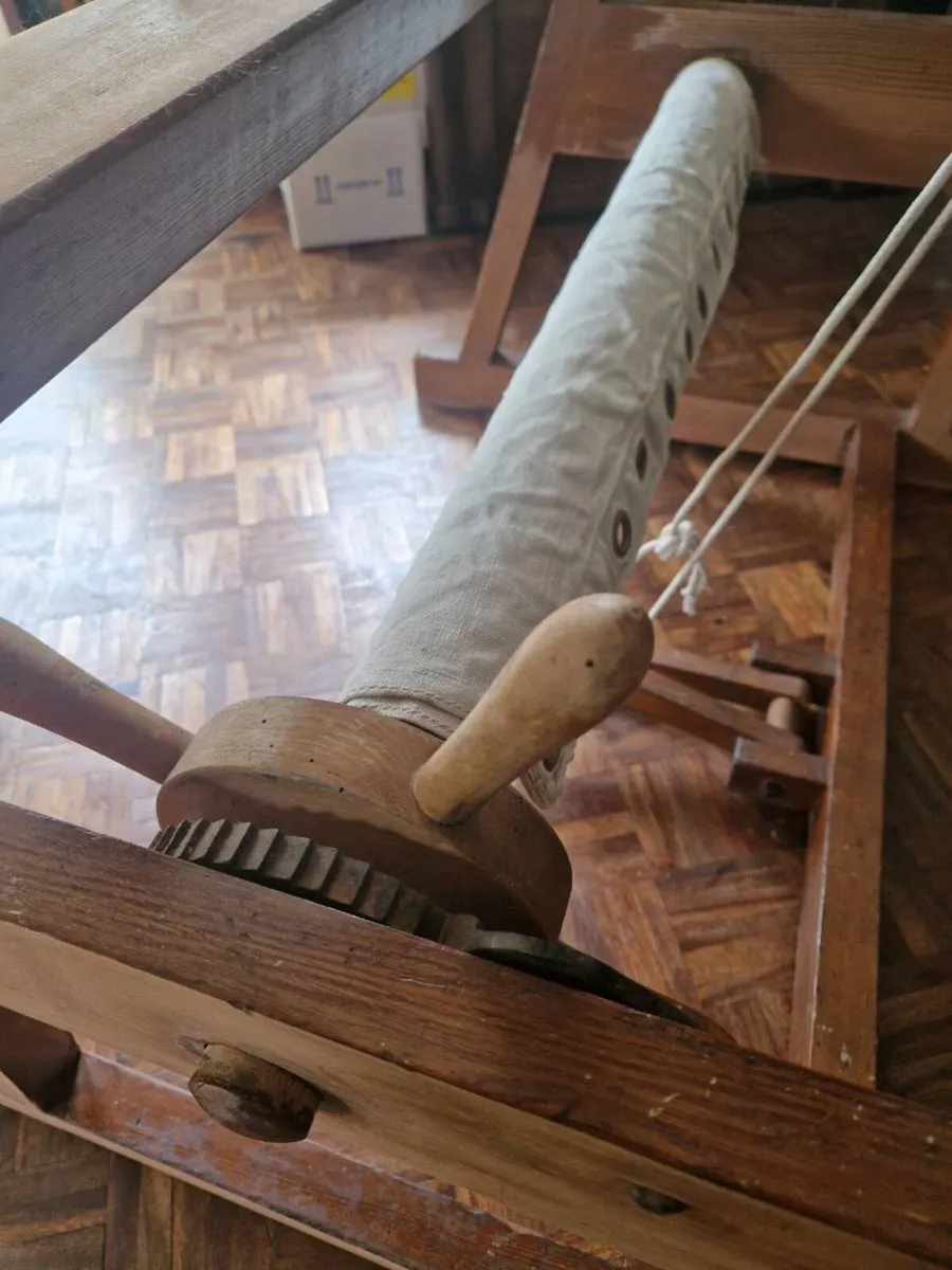 Upright floor loom - Image 4