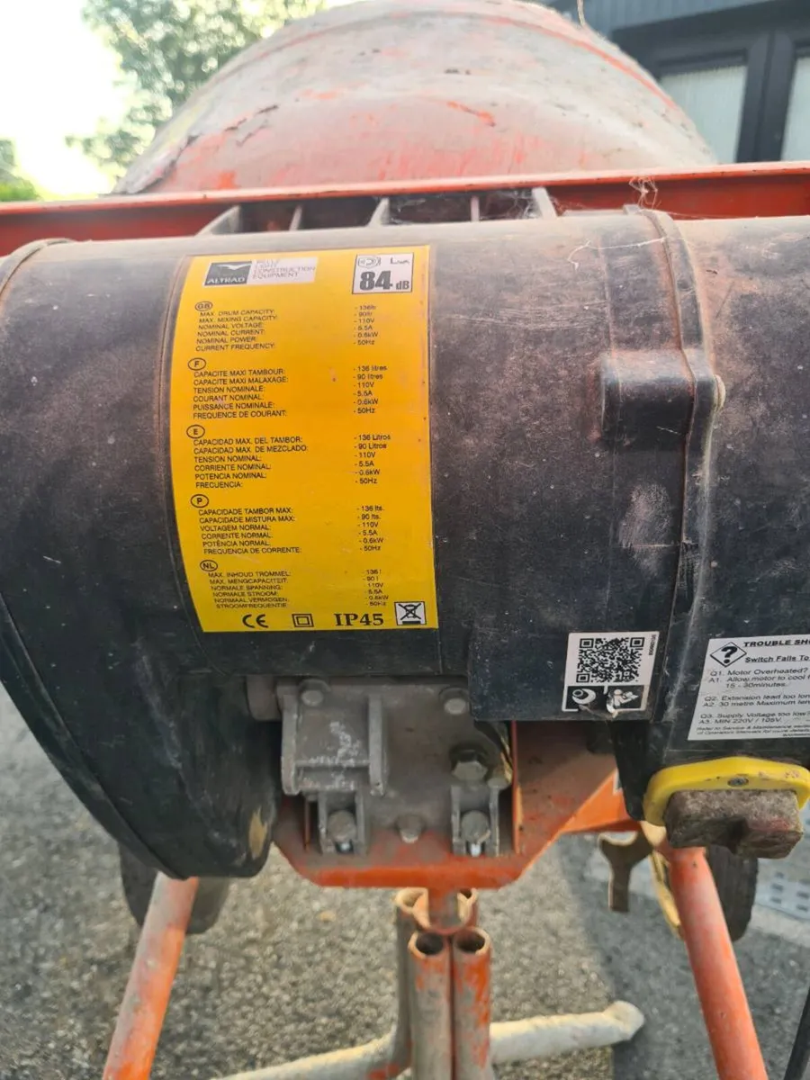 Cement mixer and stand - Image 3