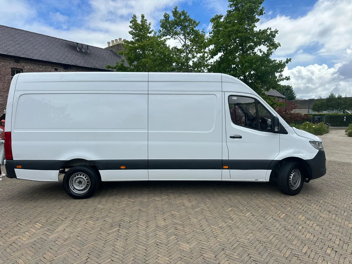 Mercedes-Benz Sprinter 2022 - Image 3