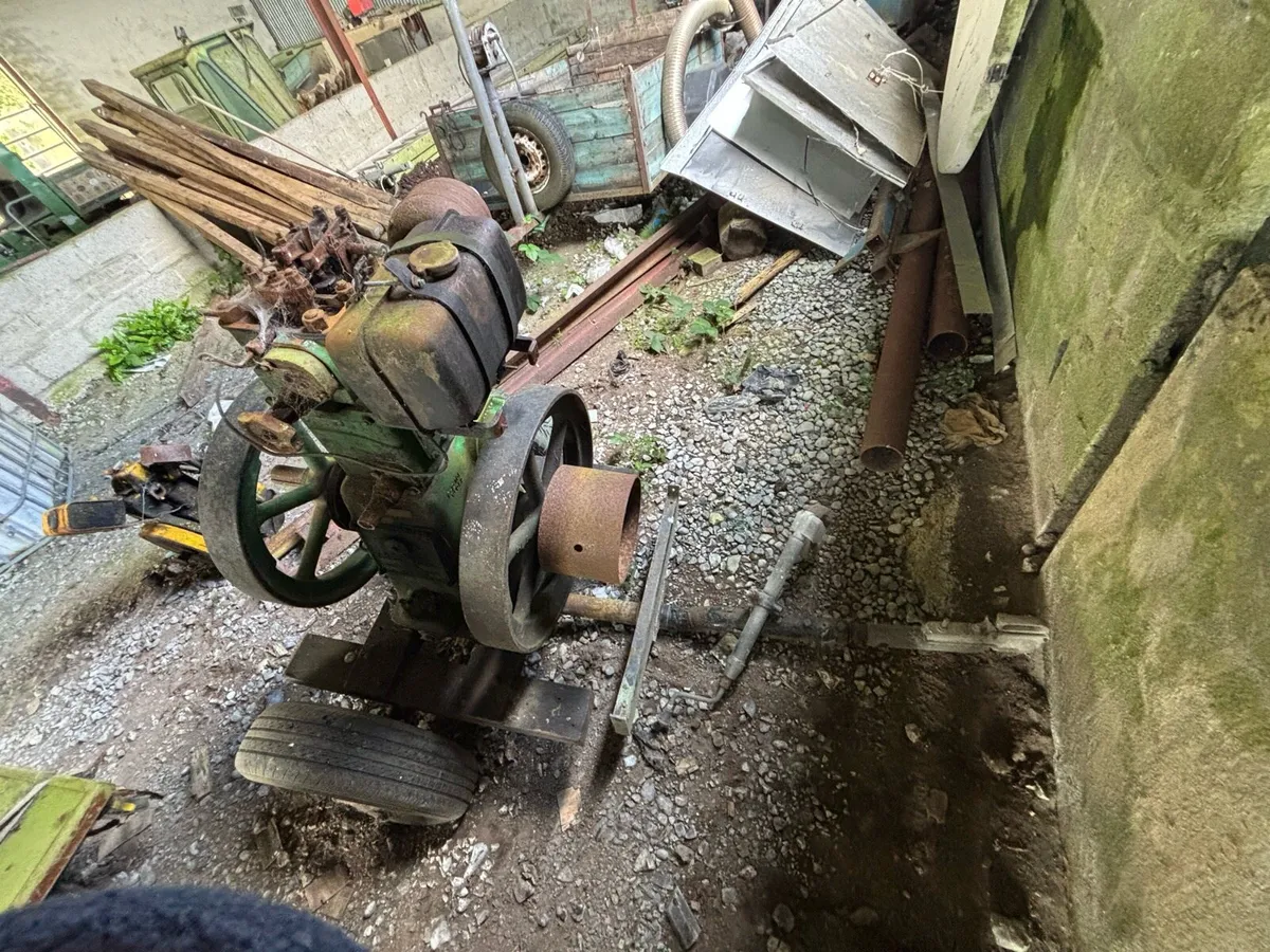 Vintage machinery - Image 2