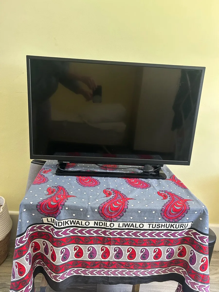 Toshiba LCD Colour TV - Image 1