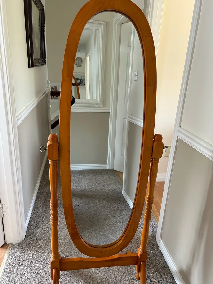 Free standing mirror - Image 1