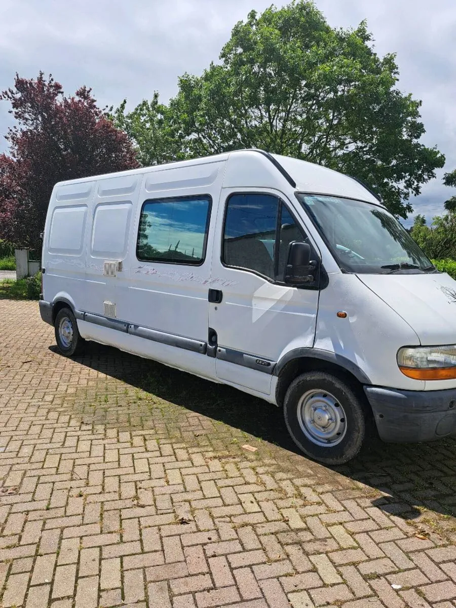 Renault master Campervan - Image 2