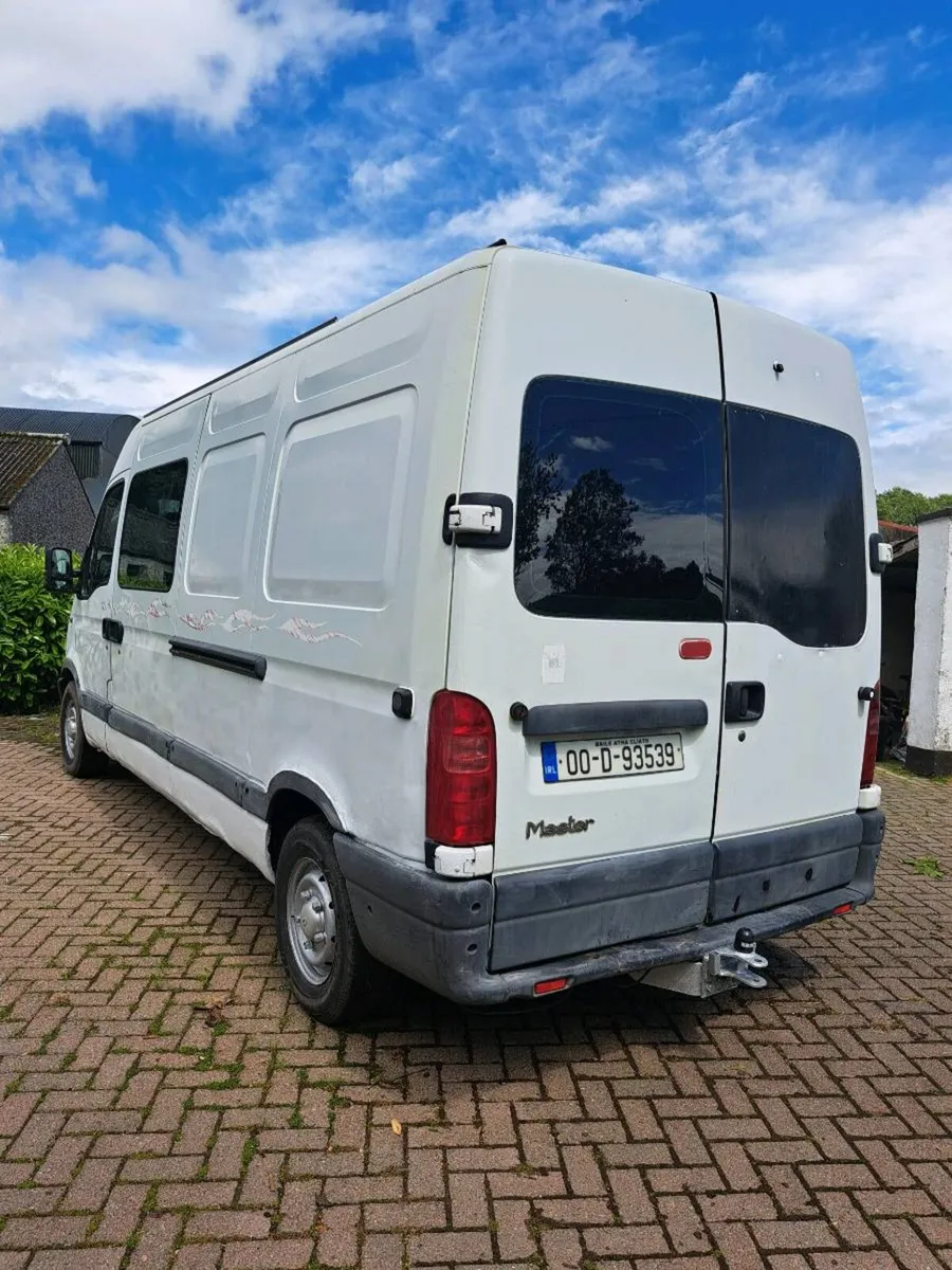 Renault master Campervan - Image 3