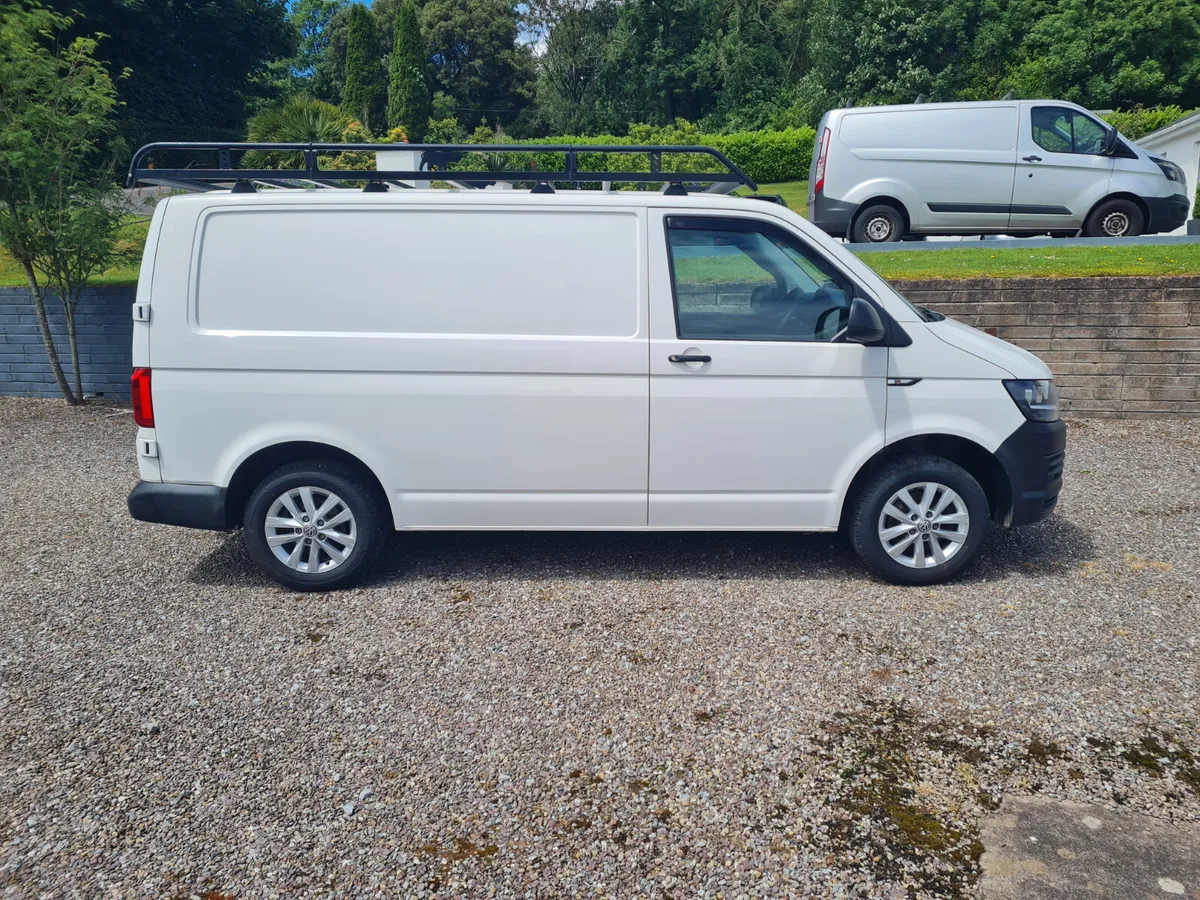 Volkswagen Transporter 2017 - Image 1