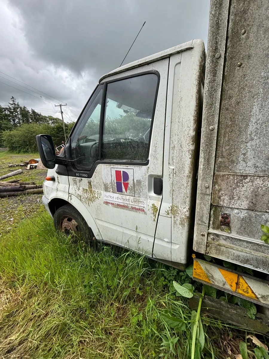 Transit van - Image 2