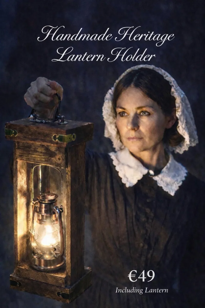 Handmade Heritage Lantern Holder(including Lantern - Image 1