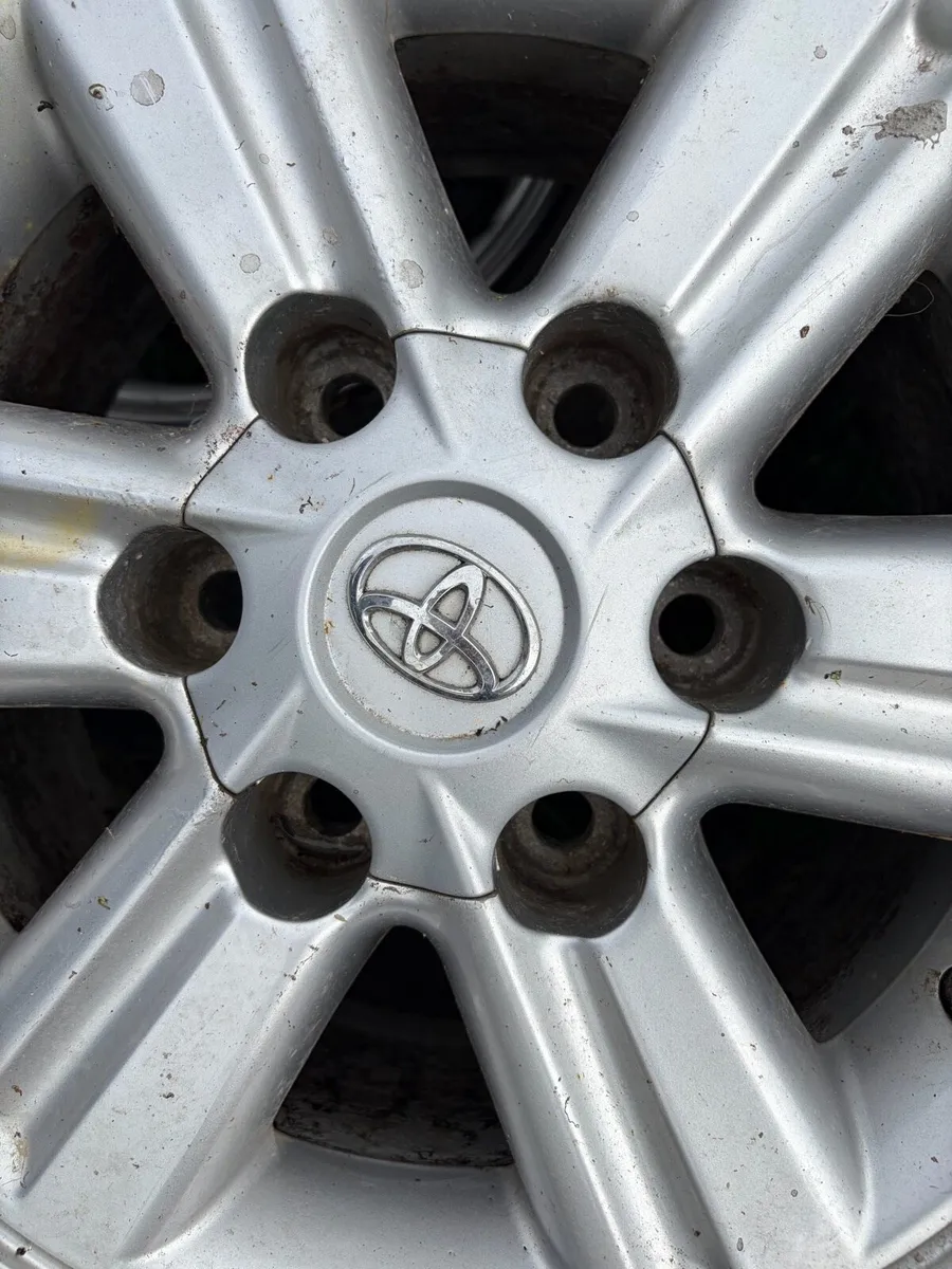 4 15in Toyota alloys & tyres - Image 2