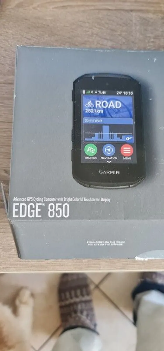 couple weeks old Garmin 850 touchscreen - Image 1