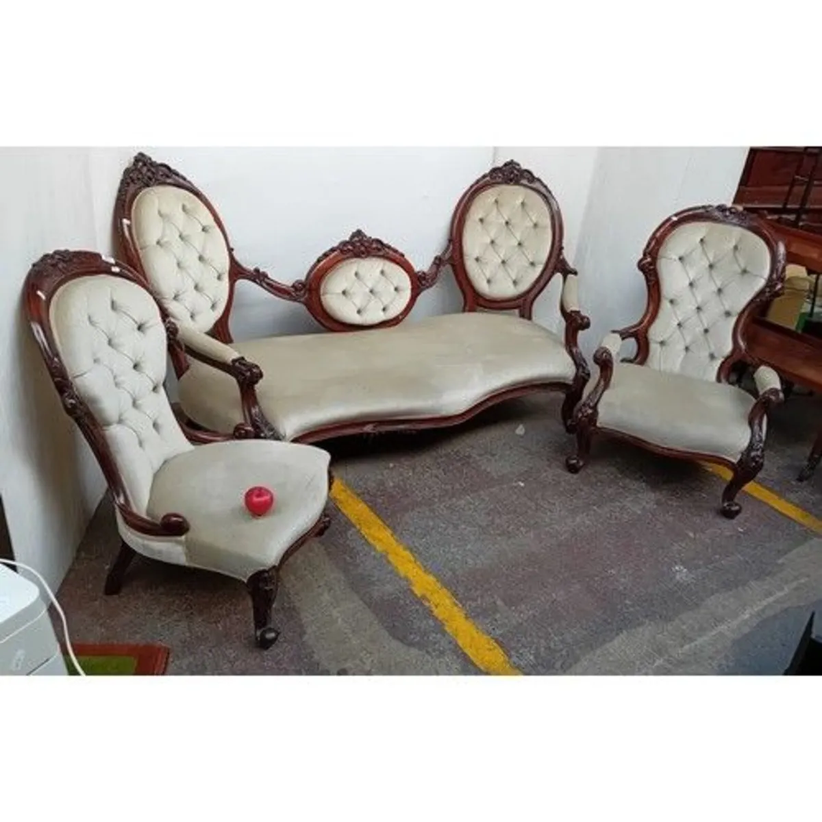 Star Lot: Art-Jewellery-Furniture-Silver-Irish - Image 3