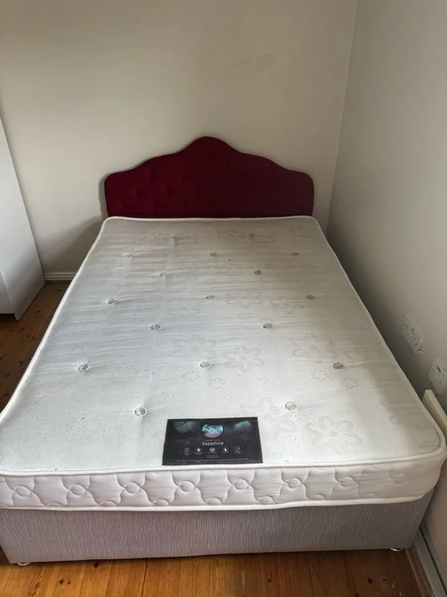 Double bed with mattress and headboard - Image 1