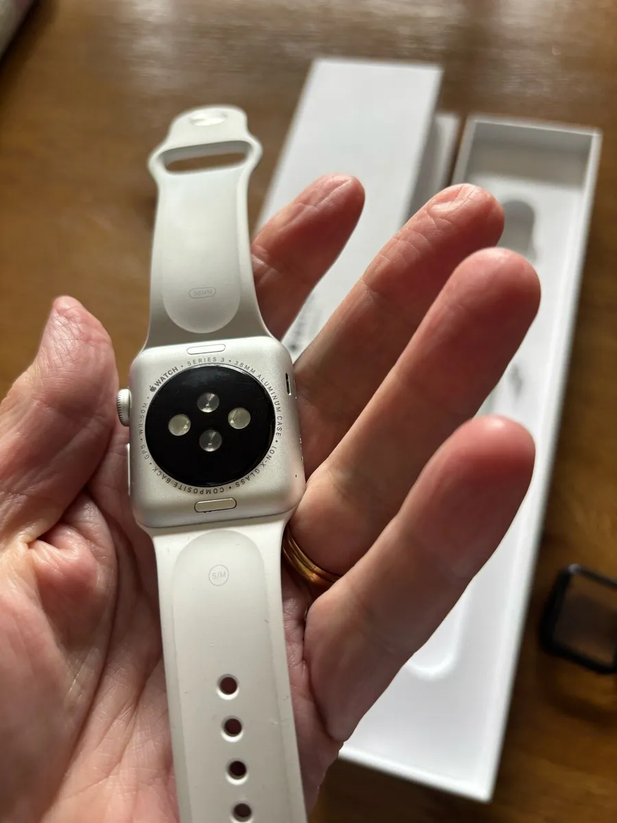 Apple Watch Series 3 - Image 4