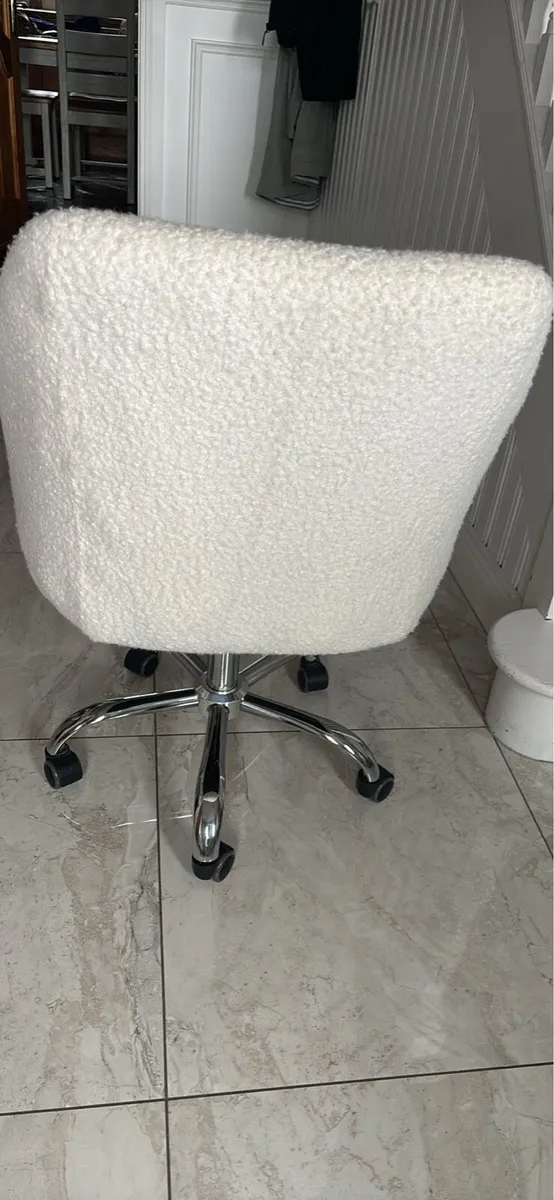 Cream boucle office chair - Image 2