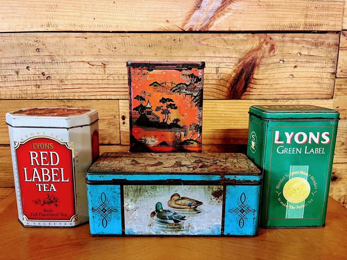 4 Vintage tin containers - Image 3