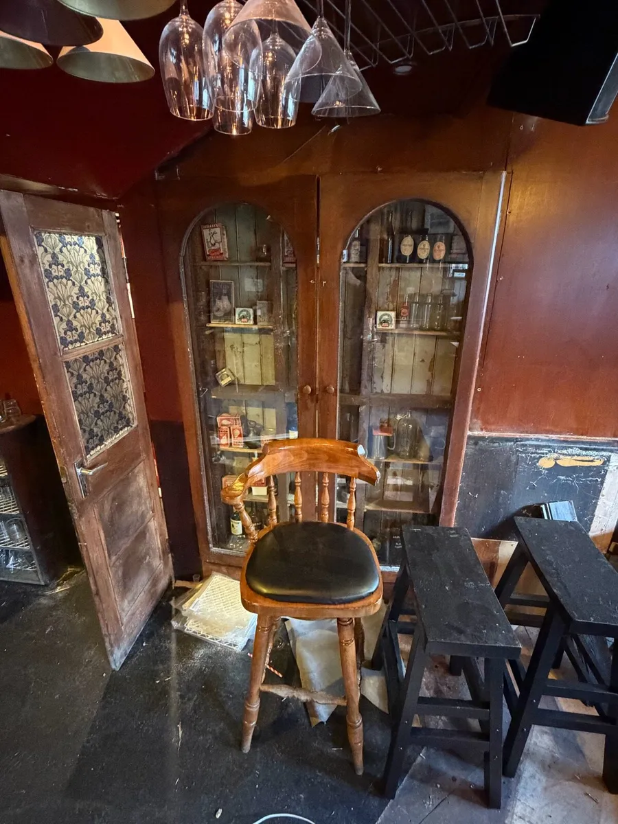 Home bar pub Guinness table chairs - Image 2