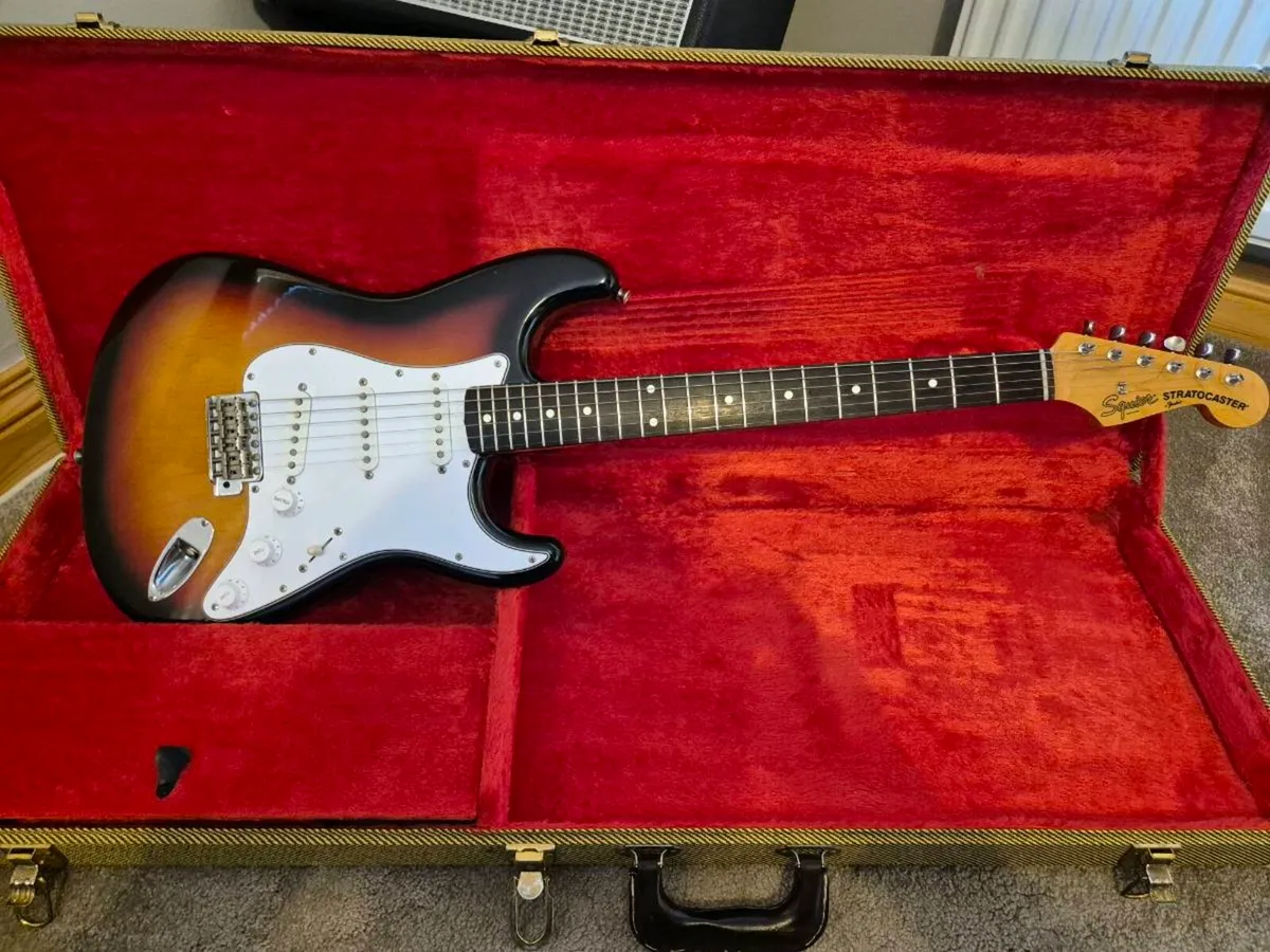 Fender JV 62 stratocaster, 1983 - Image 1