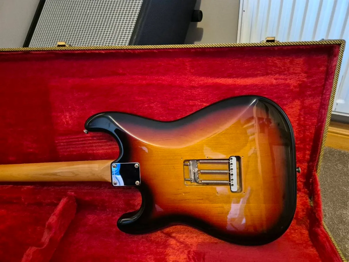 Fender JV 62 stratocaster, 1983 - Image 3