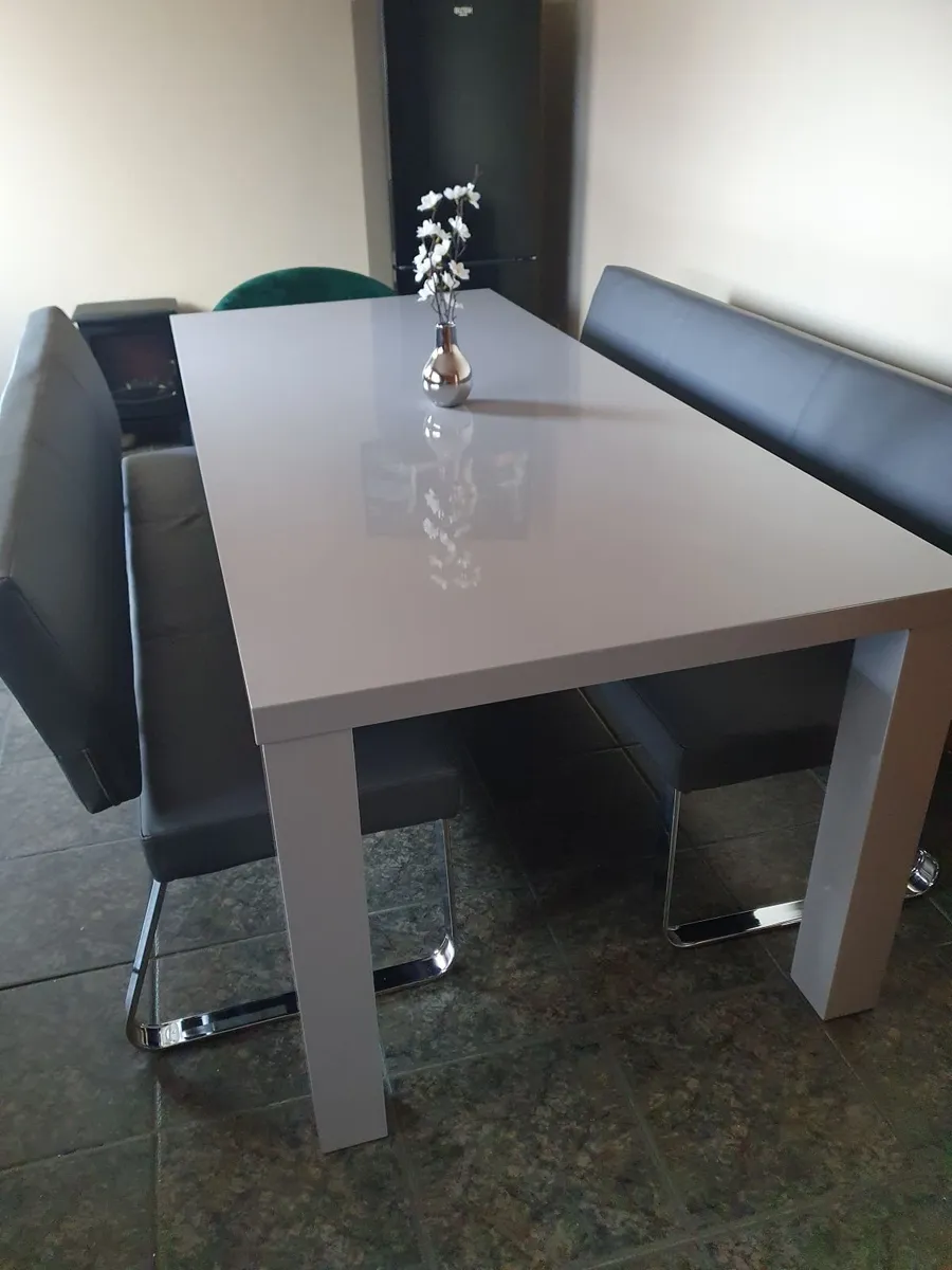 Dining table and benches - Image 2