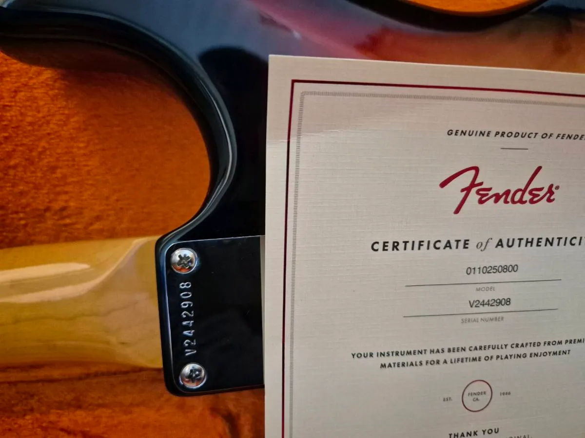 Fender American vintage 2 stratocaster, 1961 - Image 3