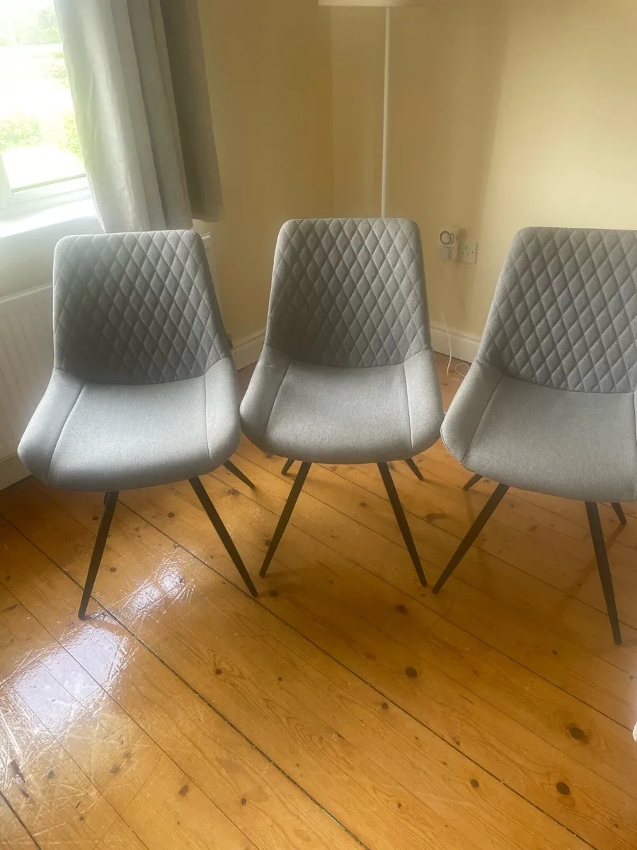 6 chairs - Image 2