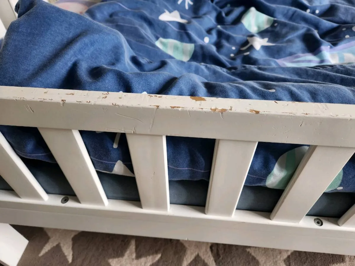 Toddler bed for sale, FREE play kitchen,FREE bikes - Image 4