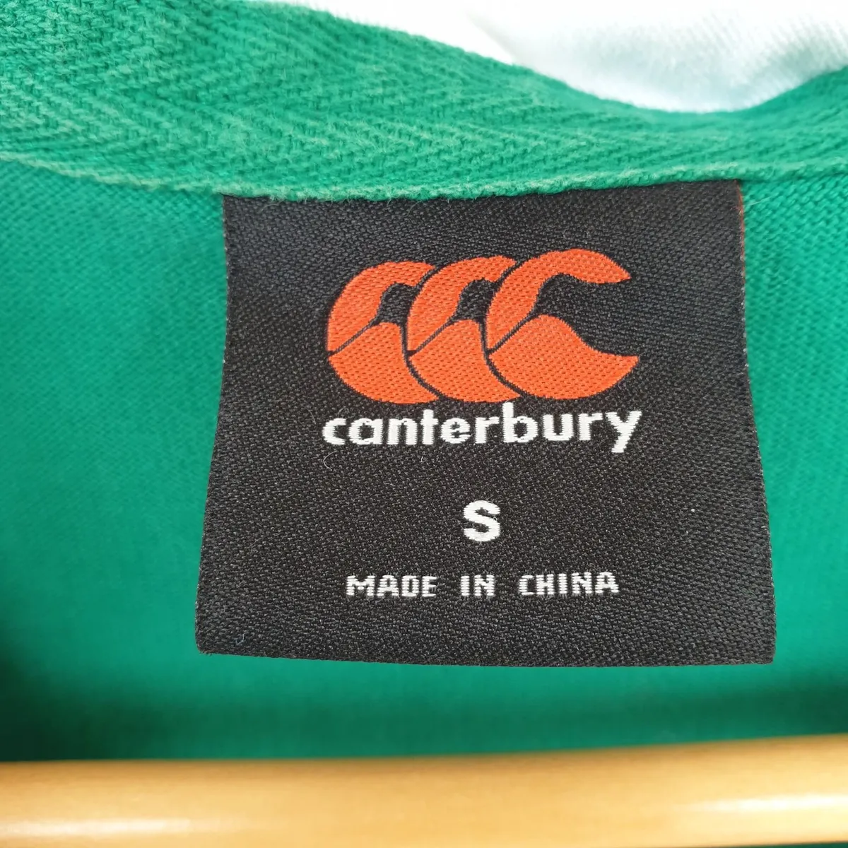 Ireland rugby 2003 heritage shirt size small - Image 4