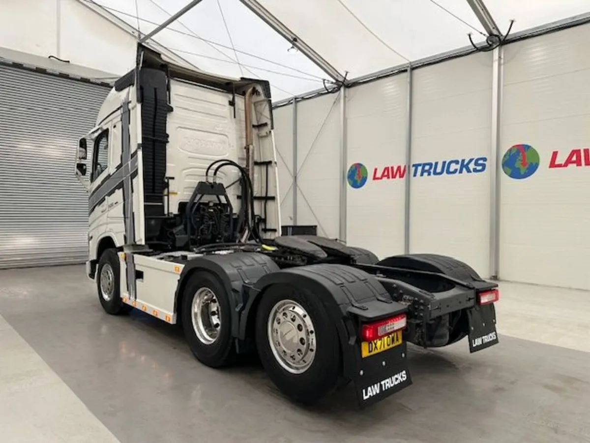Volvo 500 6x2 Rear Lift Tractor Unit PTO - Image 2