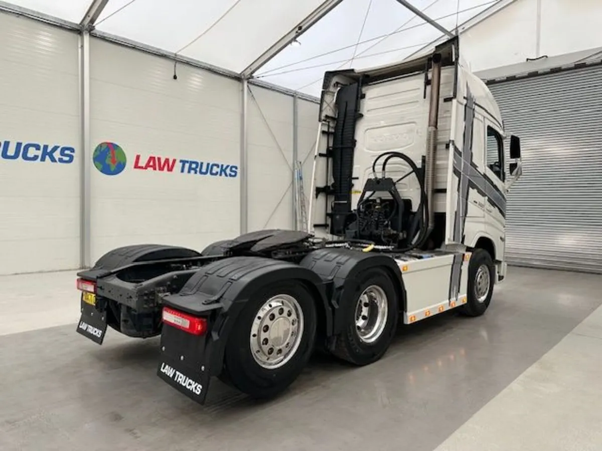 Volvo 500 6x2 Rear Lift Tractor Unit PTO - Image 4