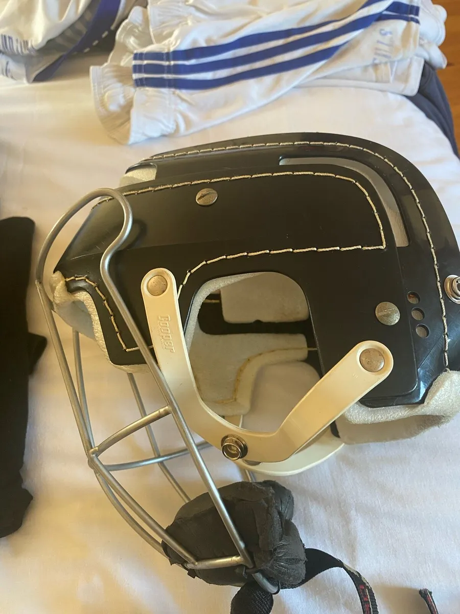 Hurling helmet - Image 3