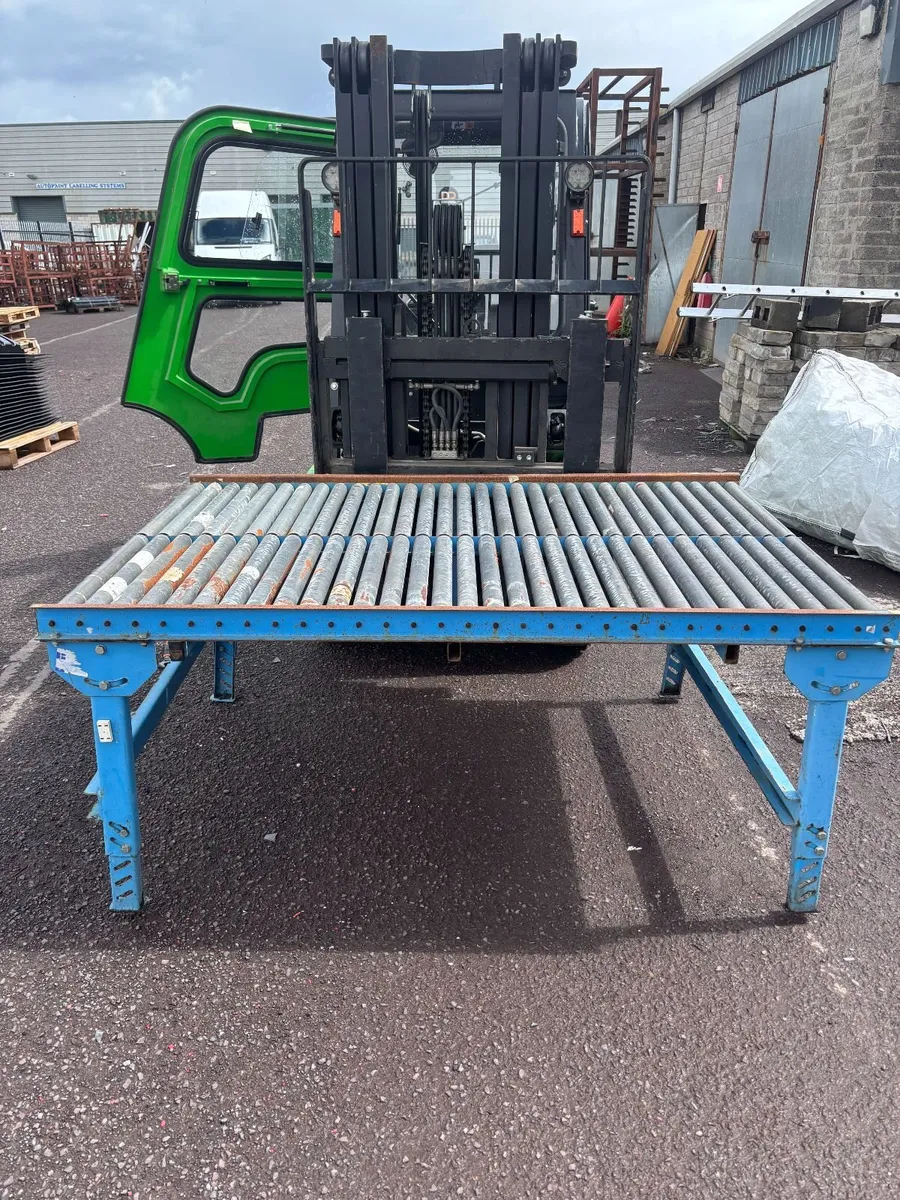 Heavy Duty Gravity Roller Conveyor Table - Image 2
