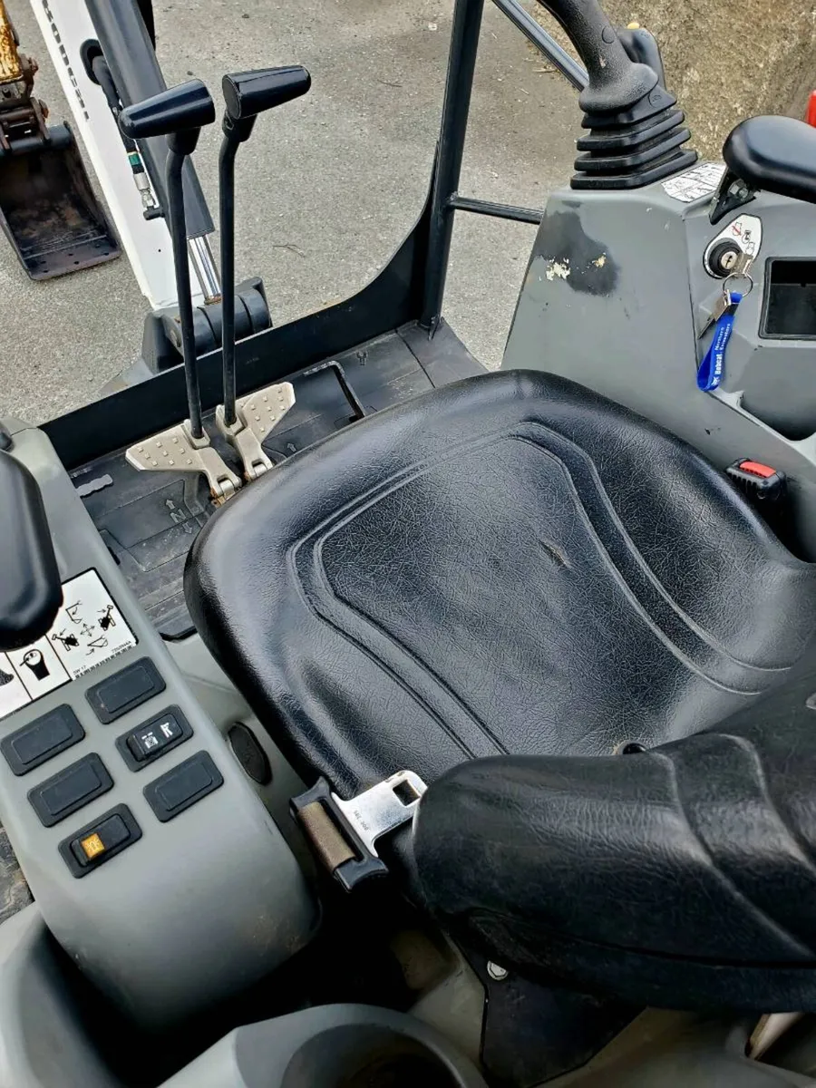 Bobcat mini digger - Image 3