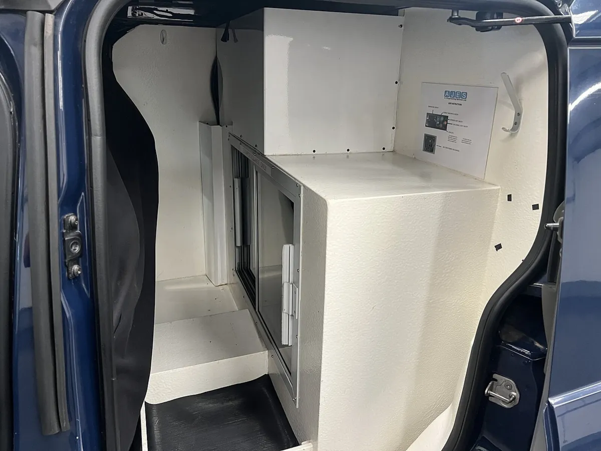 2015 Ford Transit Connect Panel Van - Image 3