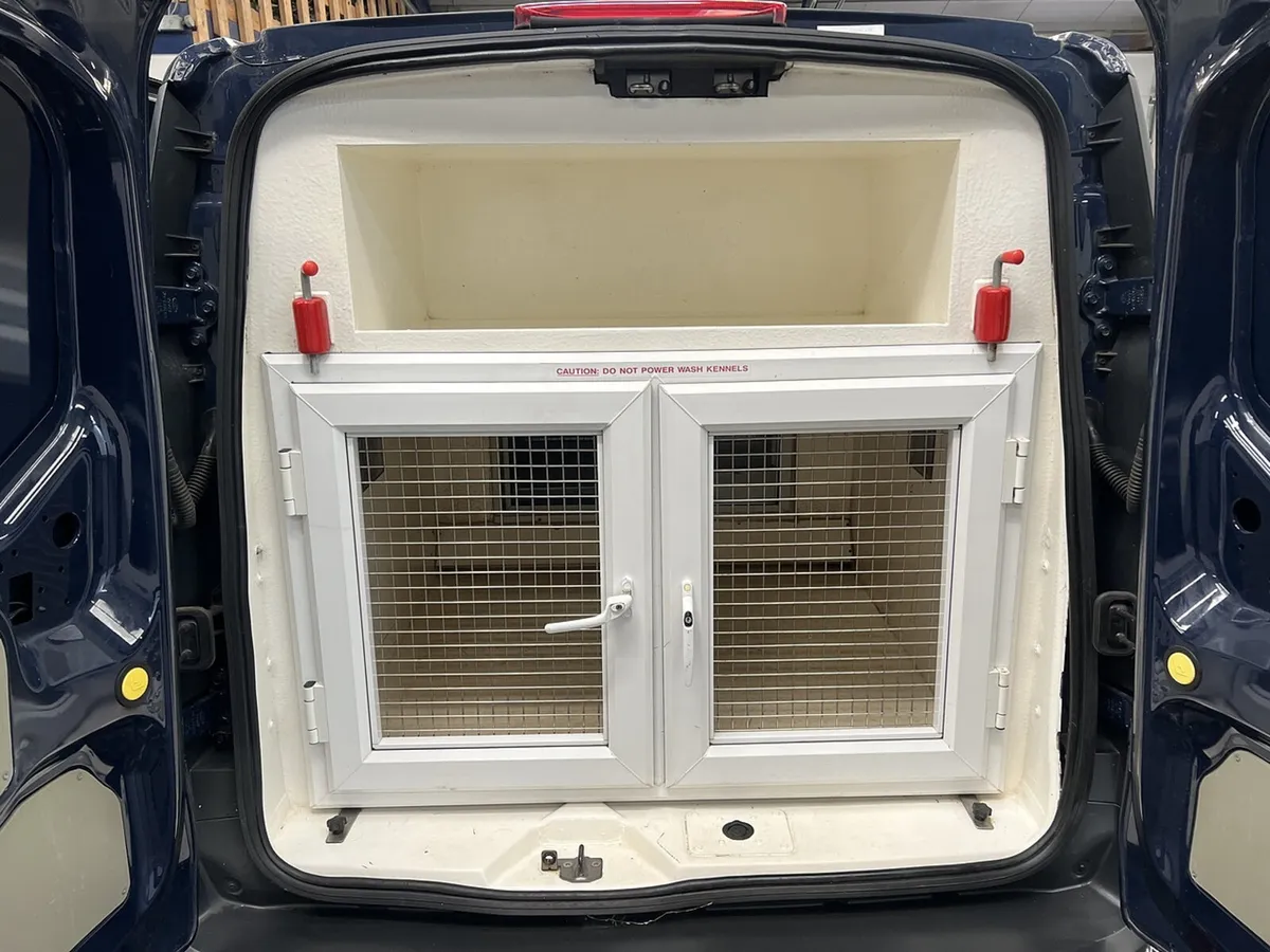 2015 Ford Transit Connect Panel Van - Image 4