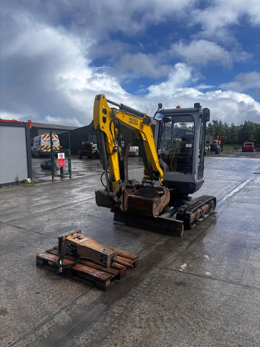 2018 Wacker Neuson EZ28 VDS with Attachments - Image 2