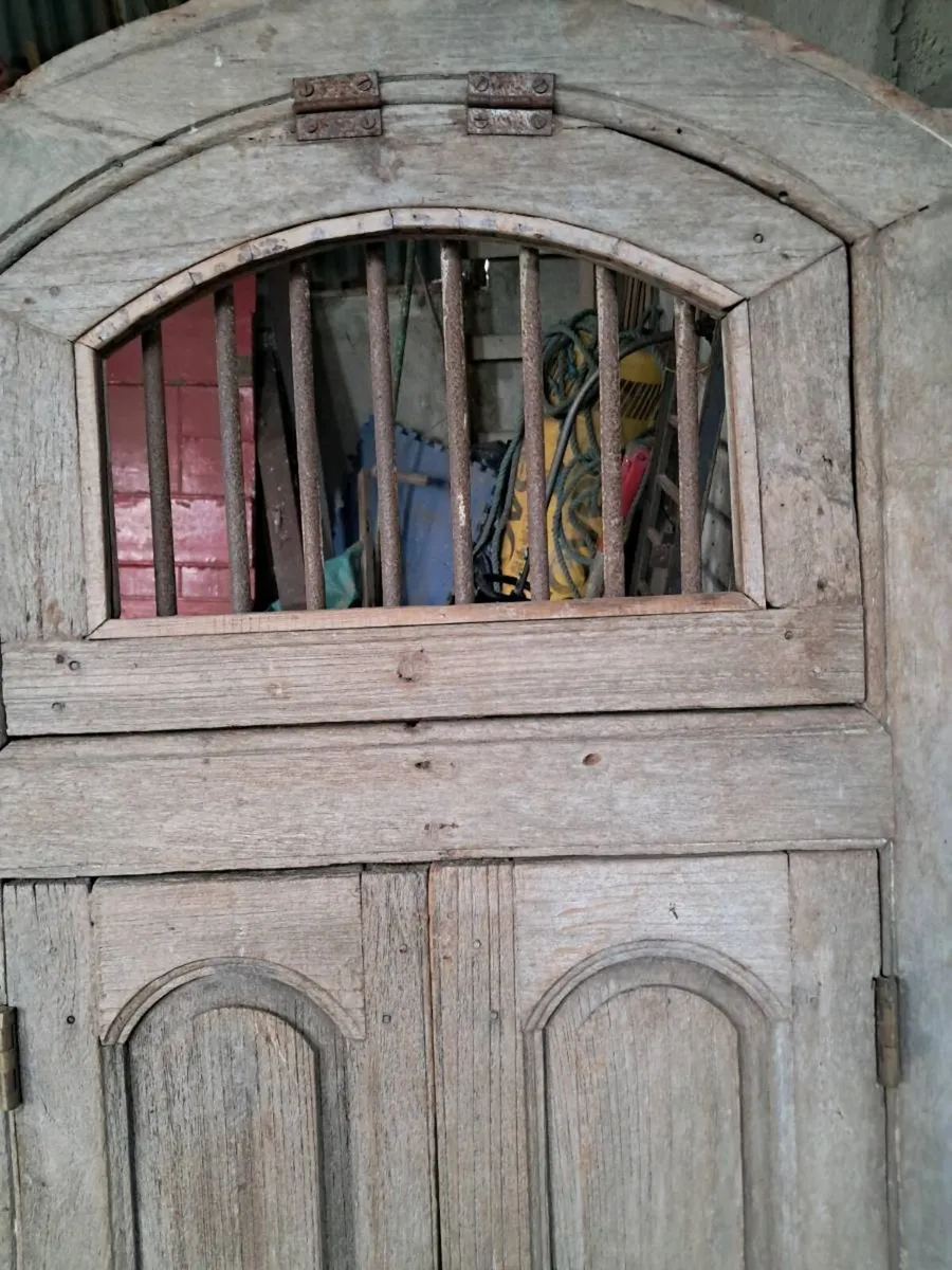 Old oak window - Image 2