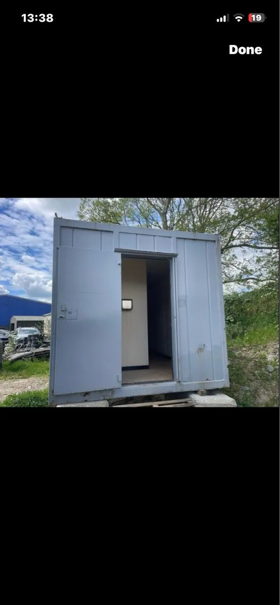 Toilet block / gas shower block - Image 2
