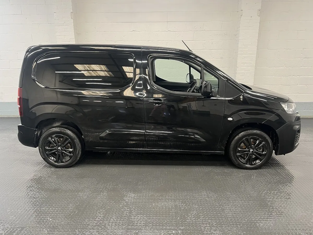 2023 Citroen Berlingo Panel Van - Image 1