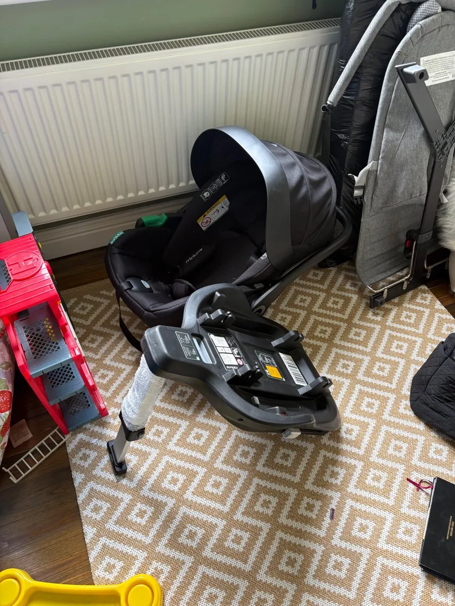 Miniuno car seat and isofix (baby) - Image 4