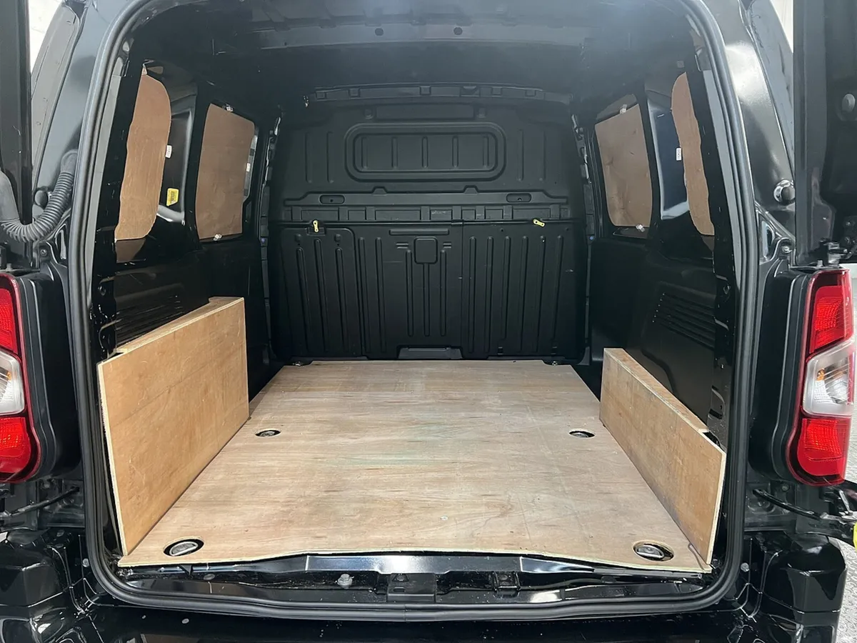 2023 Citroen Berlingo Panel Van - Image 2