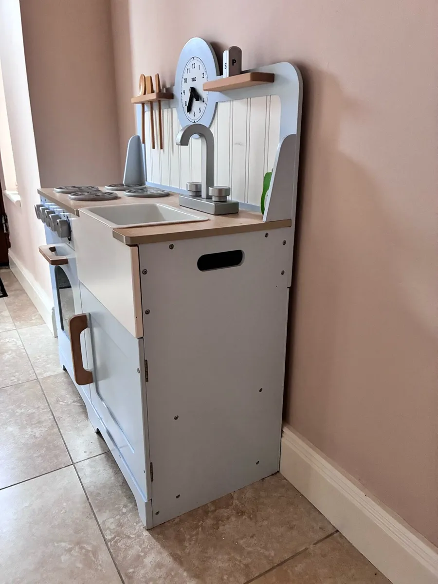 Toy Kitchen - Image 2
