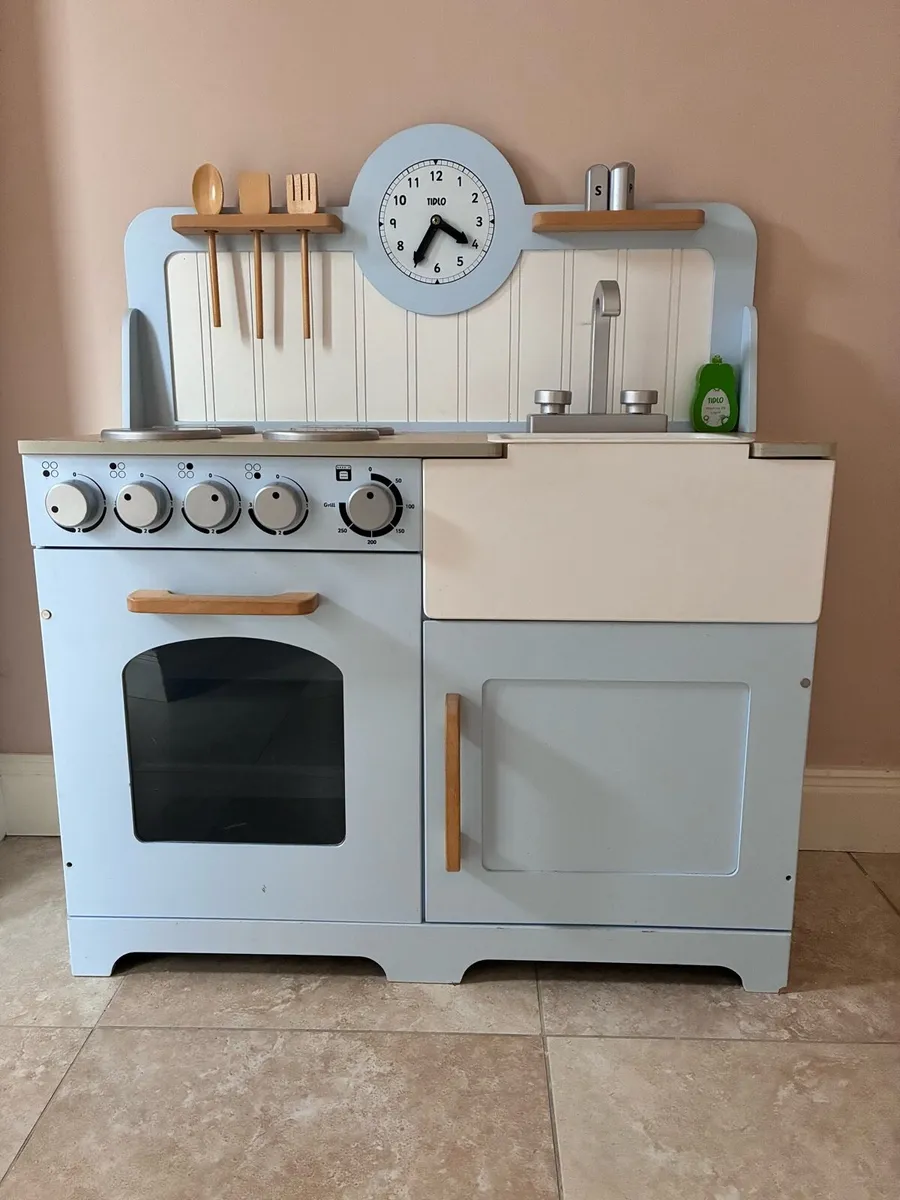 Toy Kitchen - Image 1