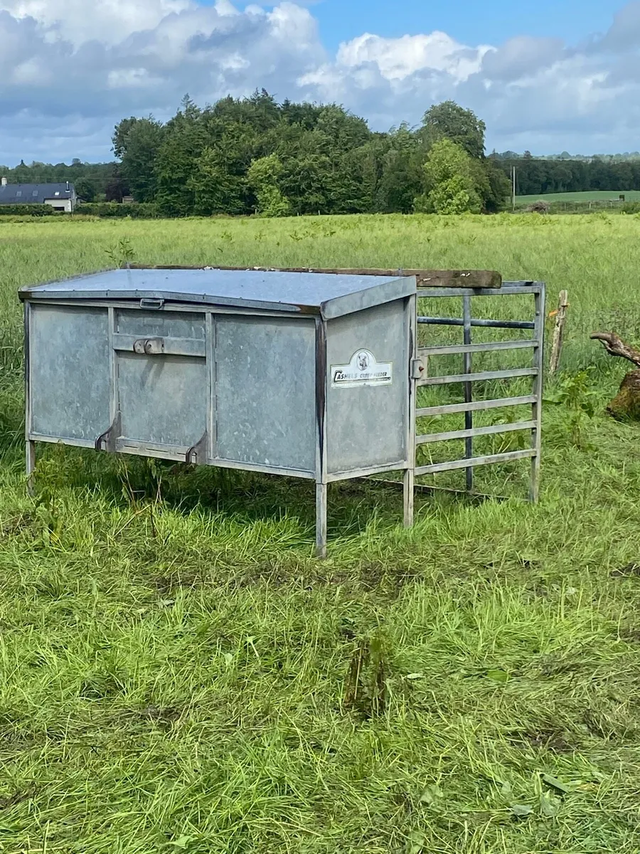 Calf creep feeder - Image 1