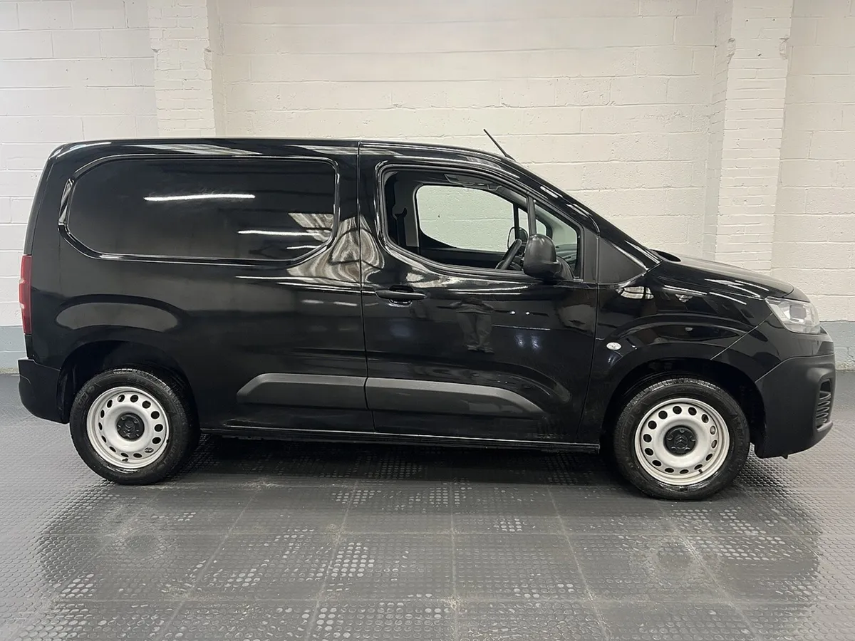 2023 Citroen Berlingo Panel Van - Image 1
