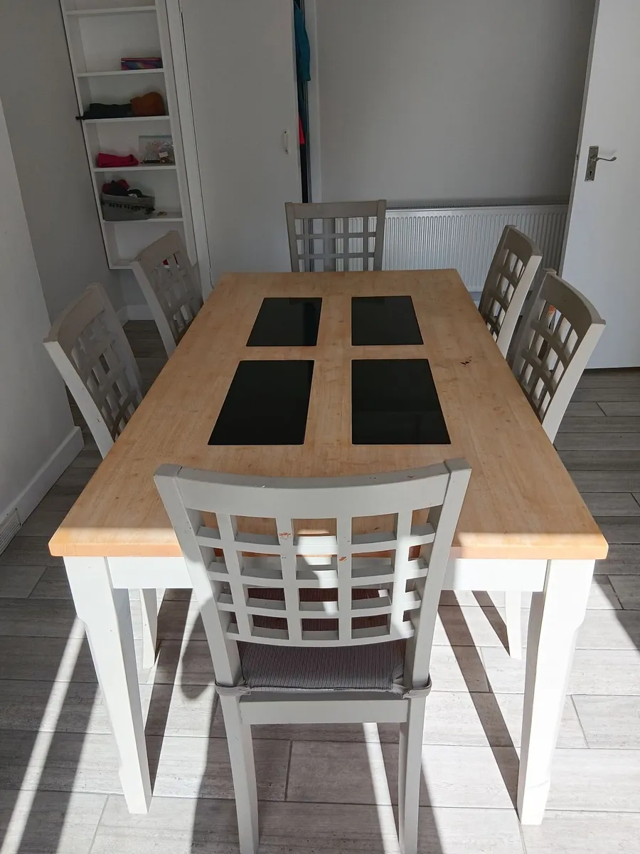 Kitchen table - Image 1